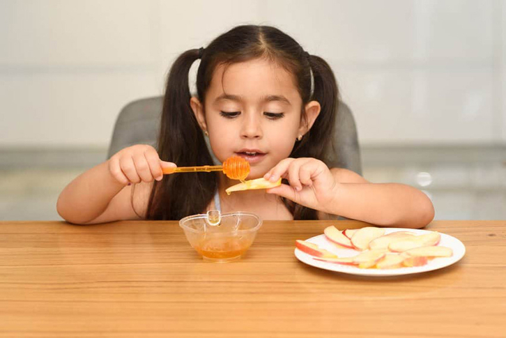 Cách điều trị cảm lạnh tự nhiên cho bé, ba mẹ có thể làm tại nhà