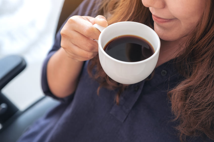 Vì sao nên giảm lượng caffeine?