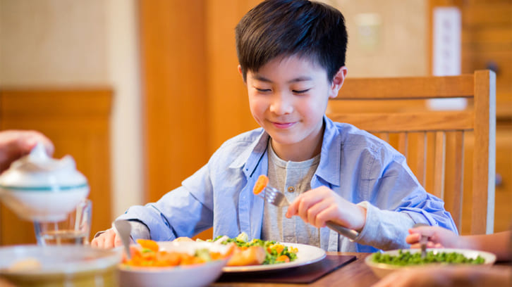 Vì sao cần điều chỉnh chế độ dinh dưỡng cho trẻ vào mùa hè?